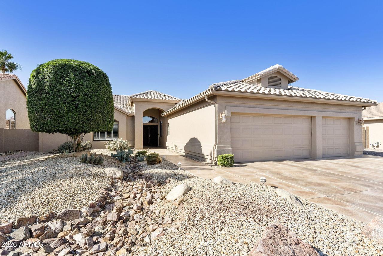 10215 E Arrowvale Dr., Sun Lakes, AZ 85248
