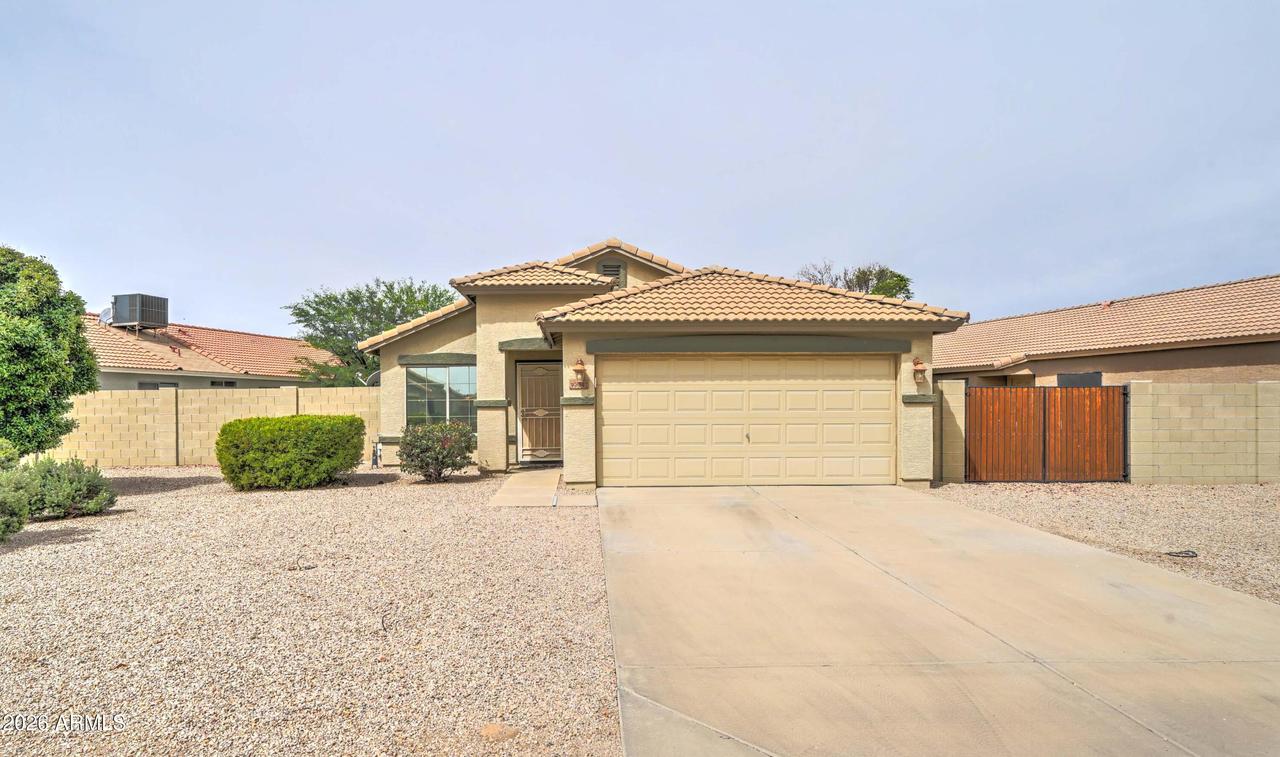39942 N Passaro Dr., San Tan Valley, AZ 85140
