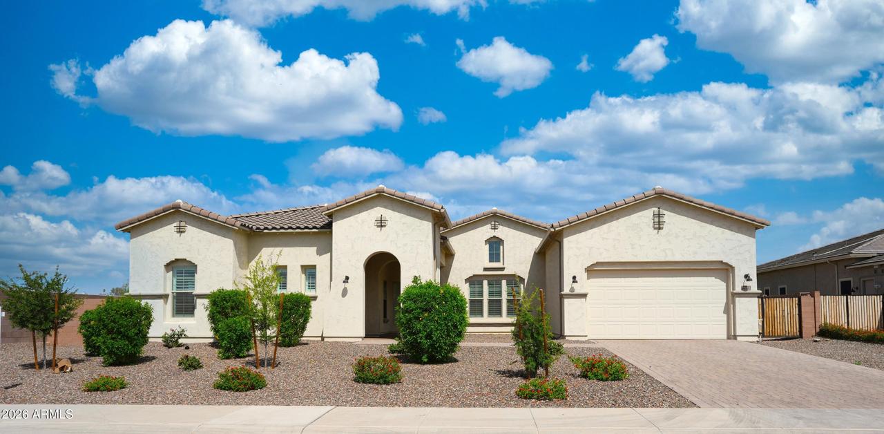 27711 N 38th Dr., Phoenix, AZ 85083