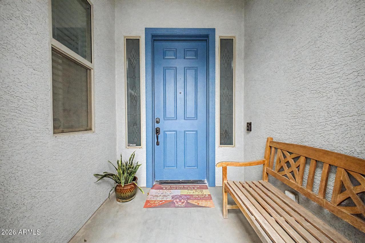 744 W Desert Hollow Dr., San Tan Valley, AZ 85143
