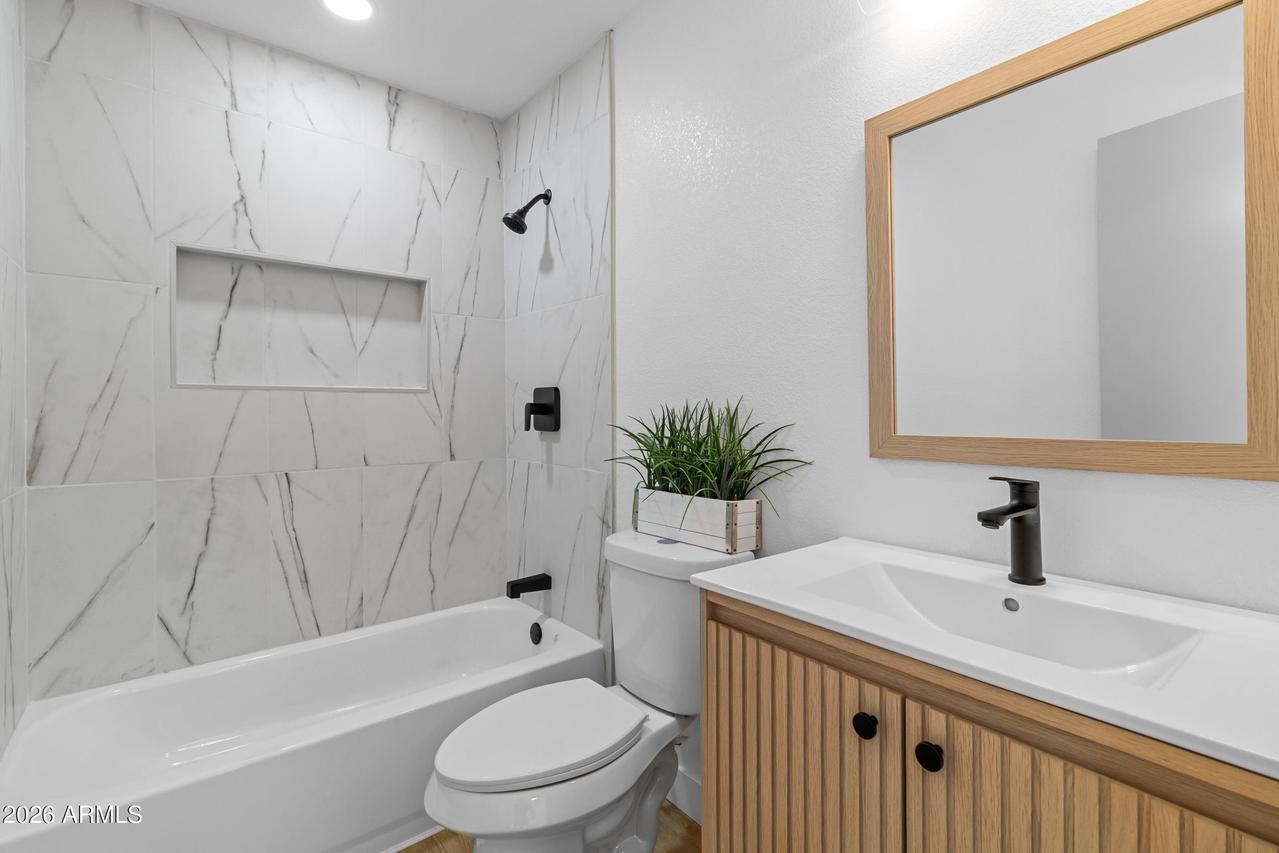 231 W Winston Dr., Phoenix, AZ 85041