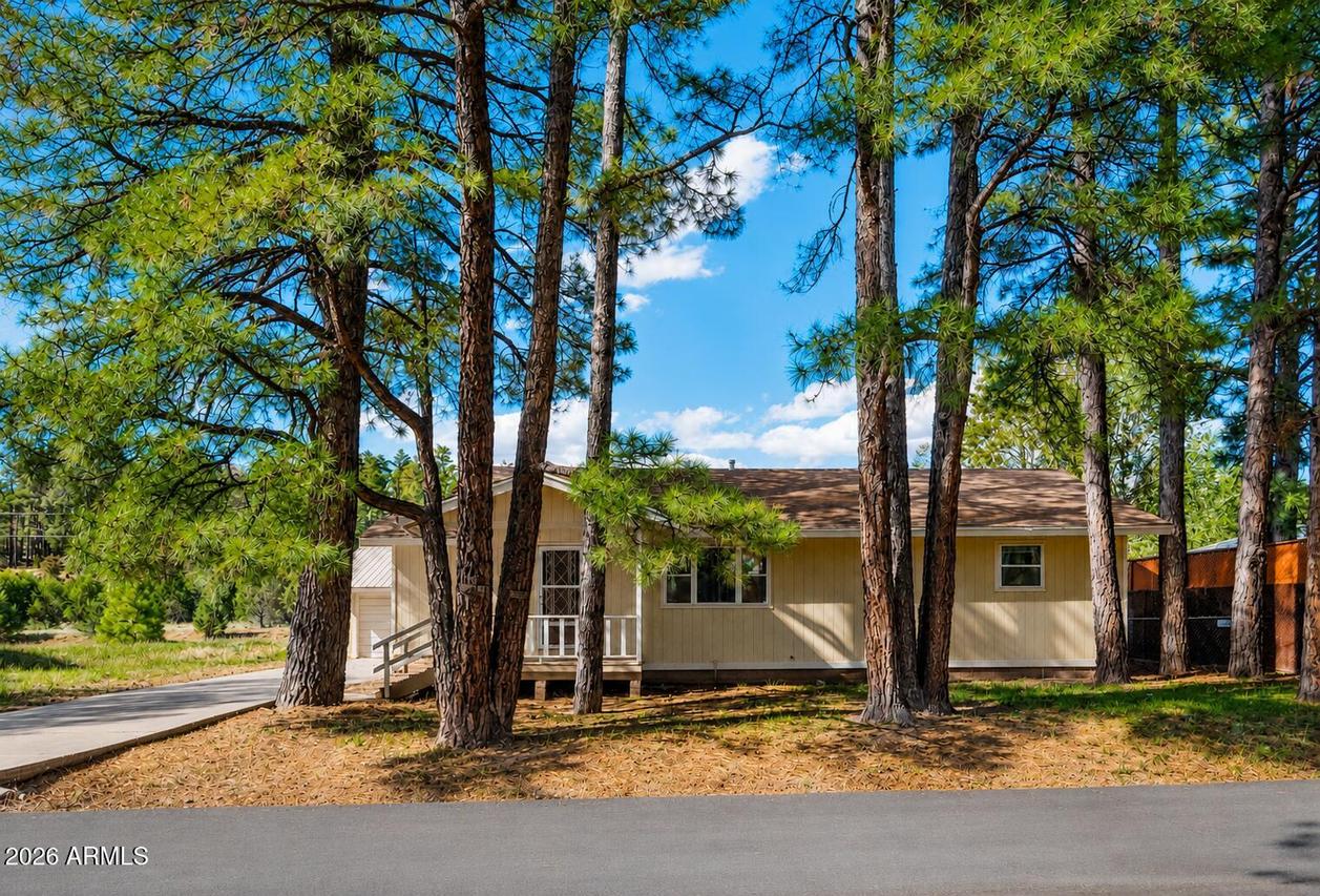 2200 W Park Valley Rd., Show Low, AZ 85901