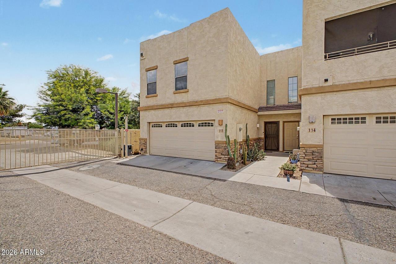 15818 N 25th St. #113, Phoenix, AZ 85032