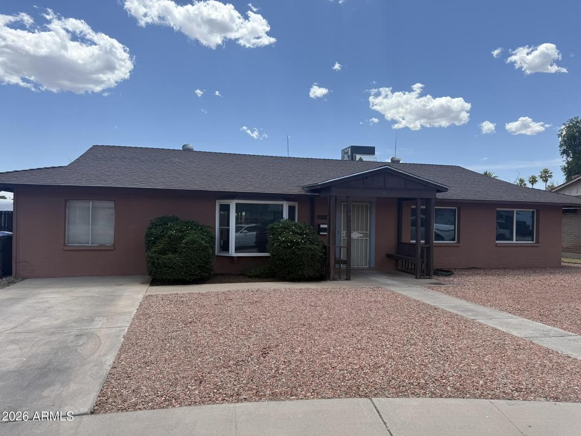 3727 W Banff Ln., Phoenix, AZ 85053