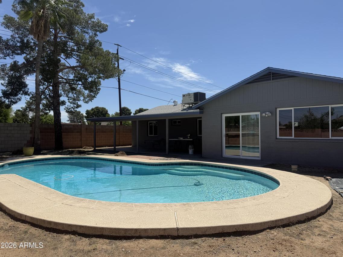 1902 W Topeka Dr., Phoenix, AZ 85027