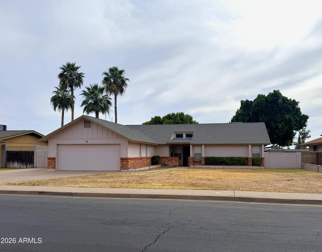 704 N Oracle St., Mesa, AZ 85203