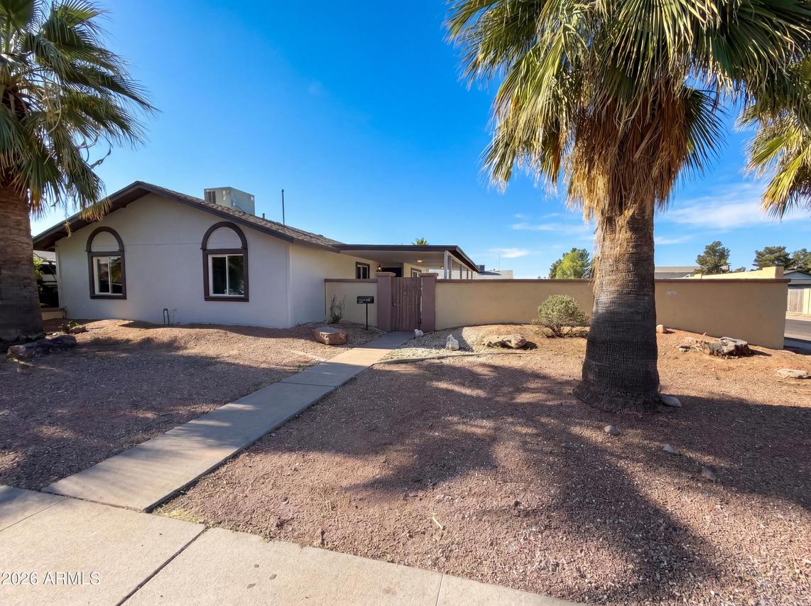 3265 W Mauna Loa Ln., Phoenix, AZ 85053