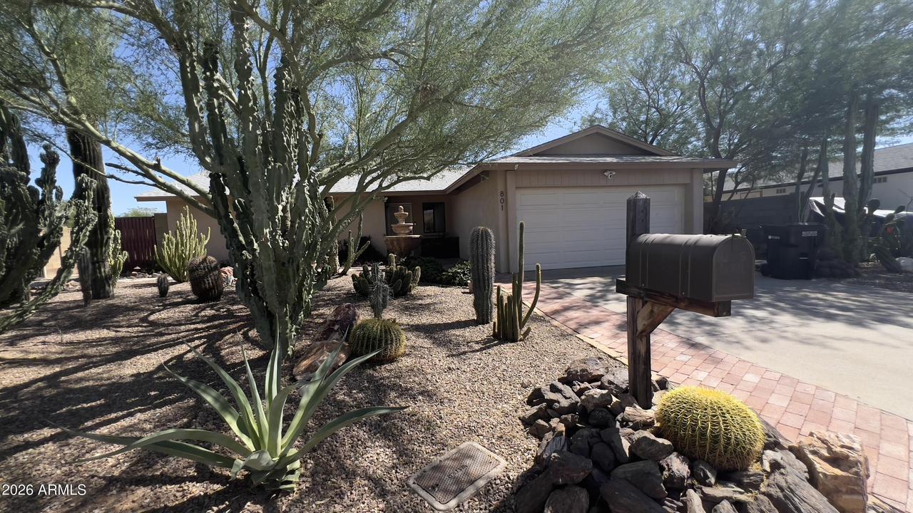 801 W Michelle Dr., Phoenix, AZ 85023