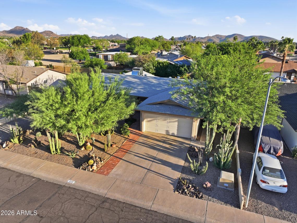 801 W Michelle Dr., Phoenix, AZ 85023