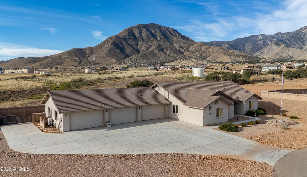 10122 S Vaquero Ln., Hereford, AZ 85615