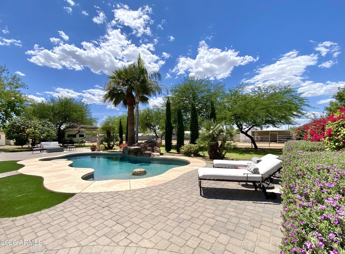 15602 N 37th St., Phoenix, AZ 85032
