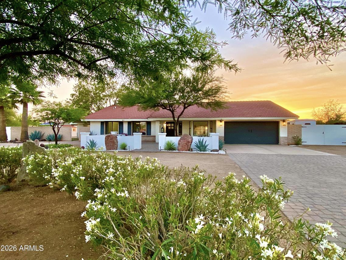15602 N 37th St., Phoenix, AZ 85032