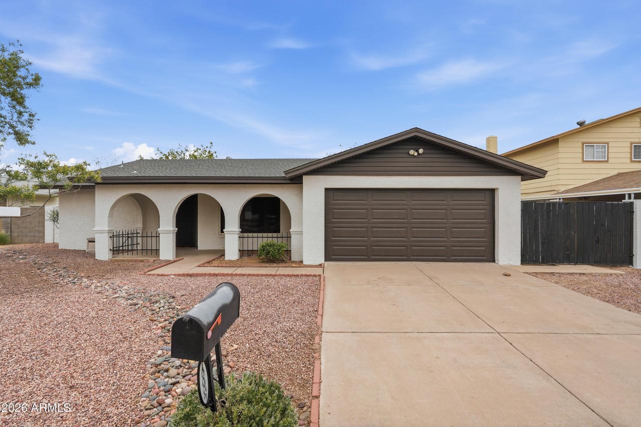 10007 N 48th Dr., Glendale, AZ 85302