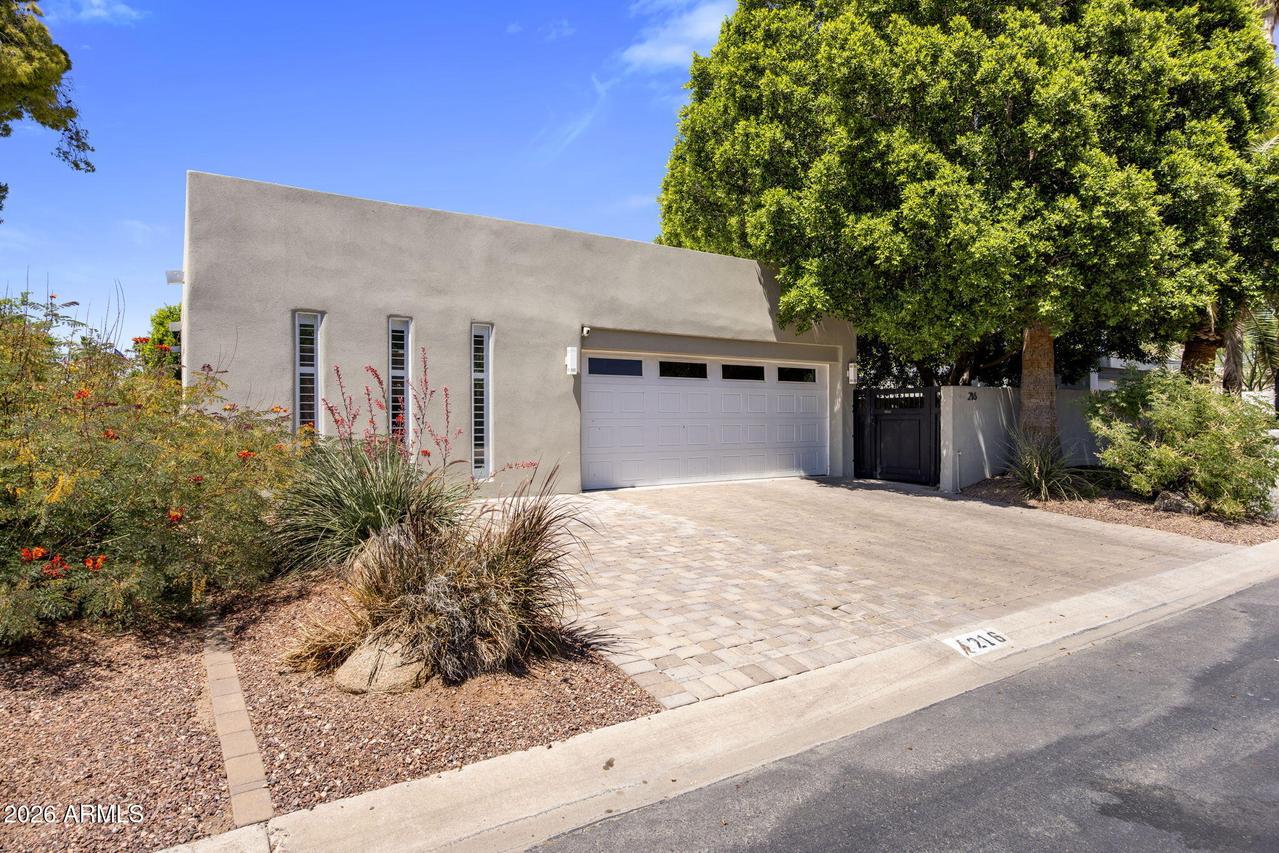 216 W Winged Foot Rd., Phoenix, AZ 85023