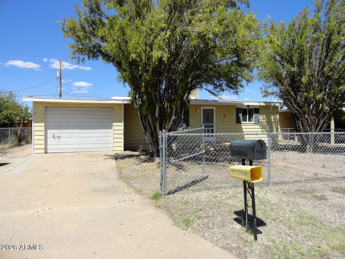 109 E Yuma St., Huachuca City, AZ 85616