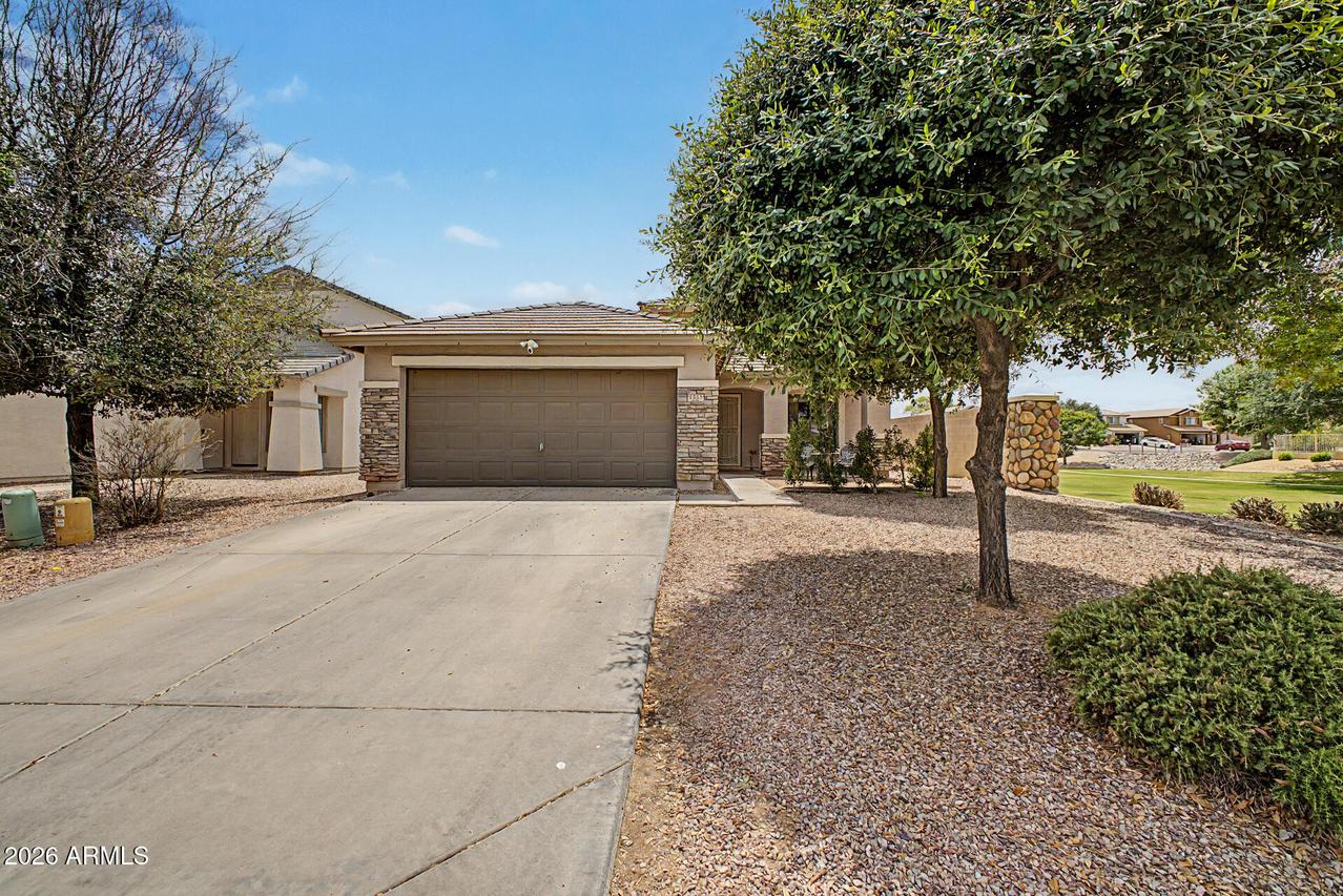 2525 W Gold Mine Way, San Tan Valley, AZ 85144