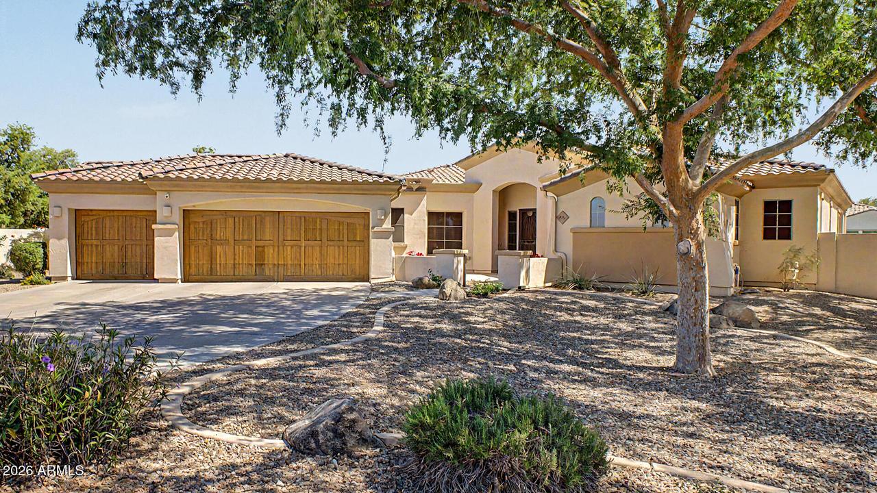 975 E County Down Dr., Chandler, AZ 85249