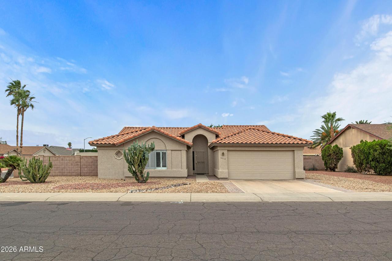 10919 W Lawrence Ln., Peoria, AZ 85345
