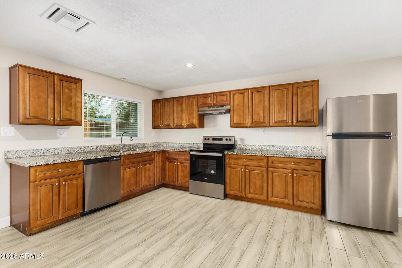 115 N 33rd Ave., Phoenix, AZ 85009