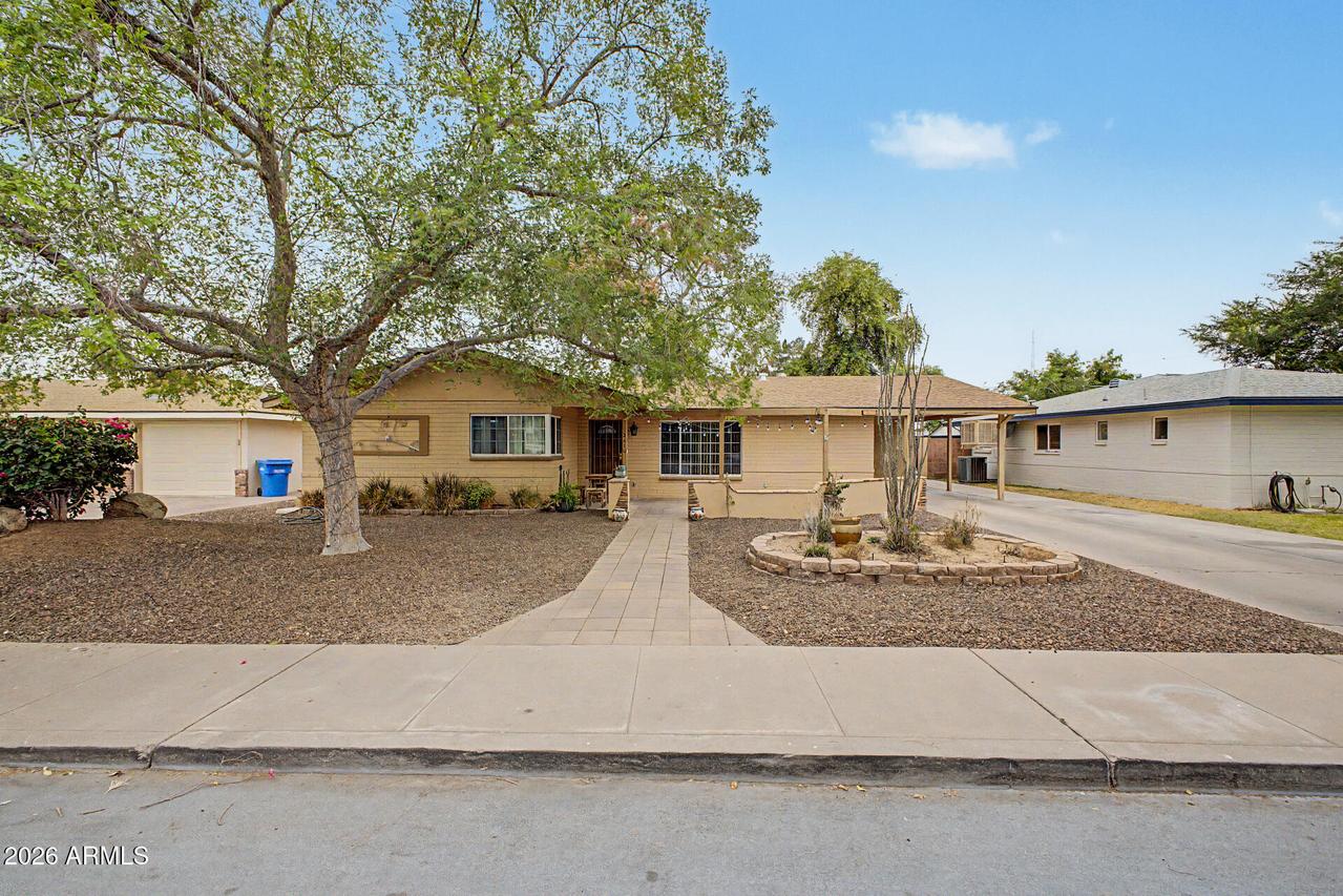 2410 N 39th Pl., Phoenix, AZ 85008