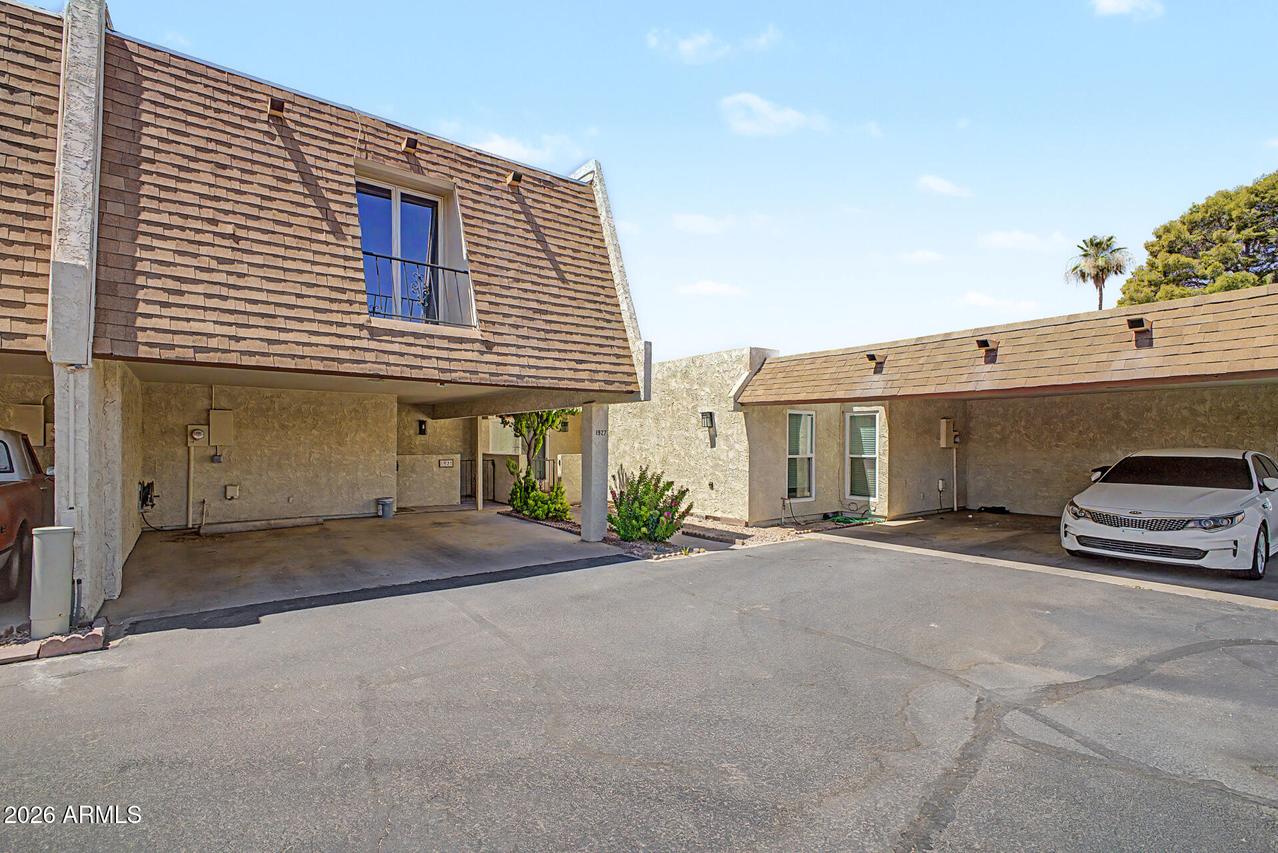 1927 E Duke Dr., Tempe, AZ 85283