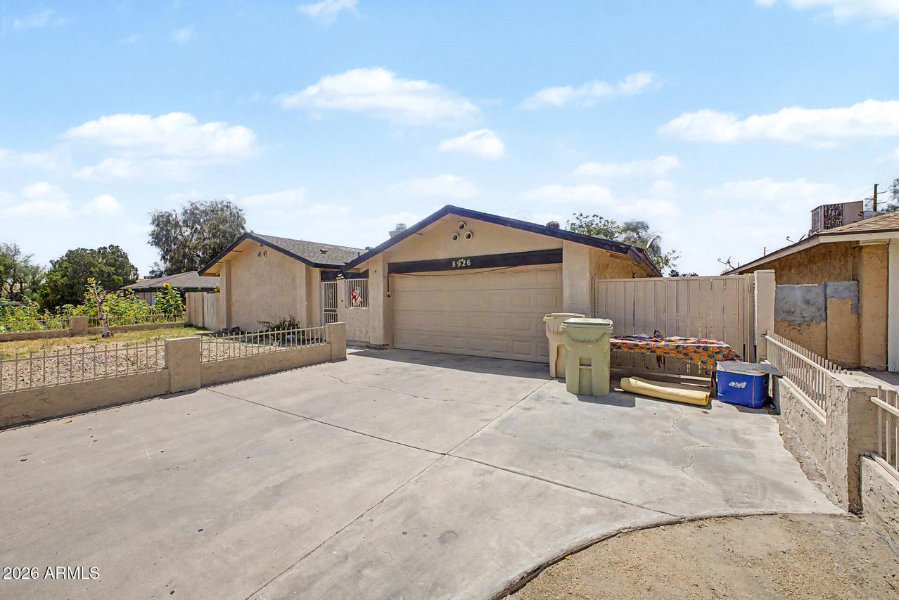 8926 N 55th Ave., Glendale, AZ 85302