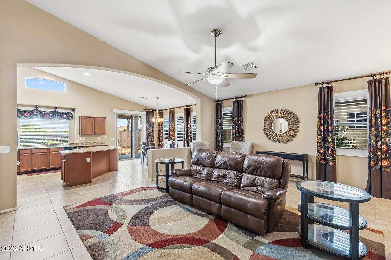 18273 N Canal Dr., Surprise, AZ 85374