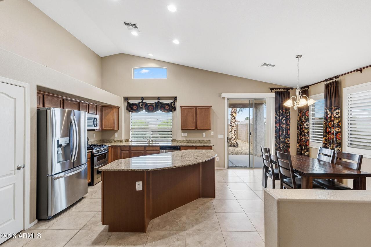 18273 N Canal Dr., Surprise, AZ 85374