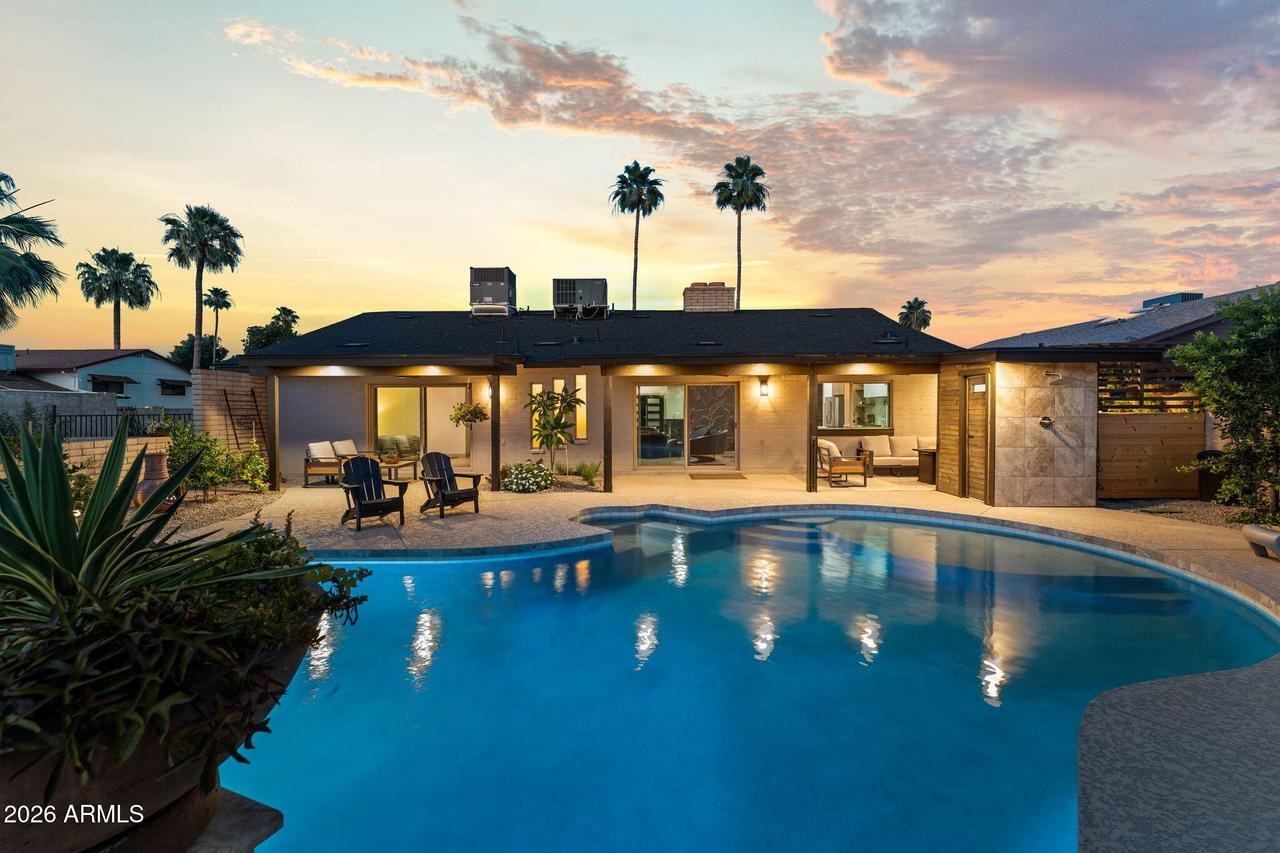8632 N 48th Dr., Glendale, AZ 85302