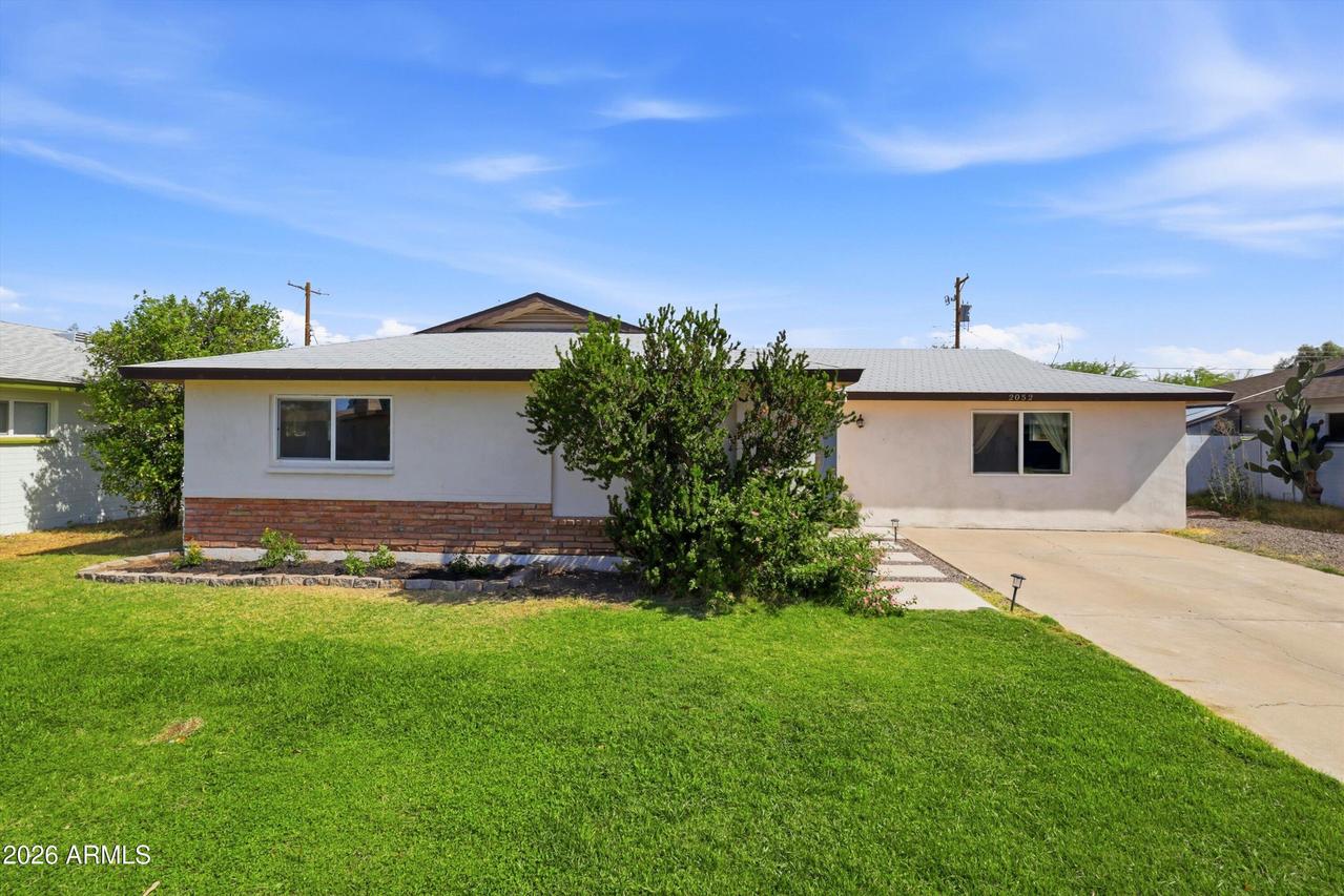 2052 W Marlette Ave., Phoenix, AZ 85015