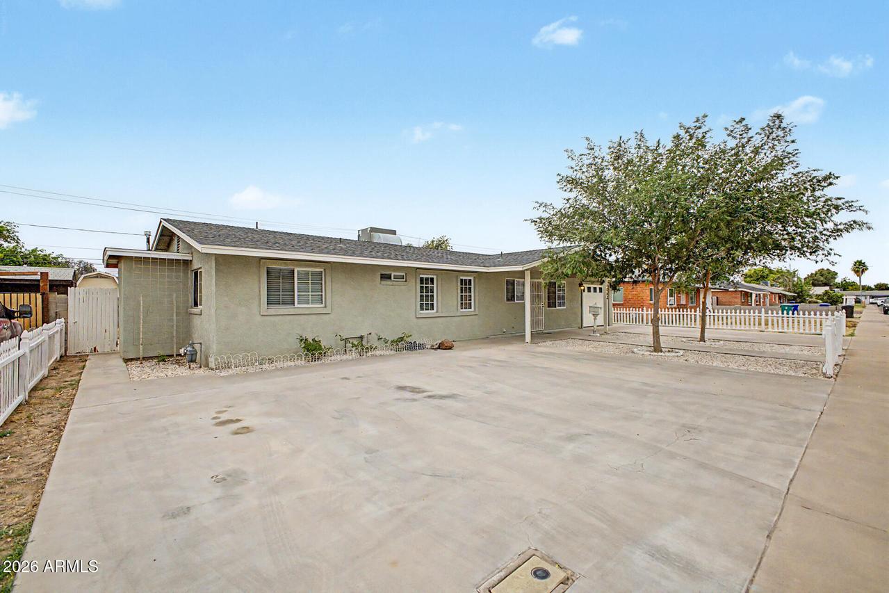 1043 W 5th St., Mesa, AZ 85201