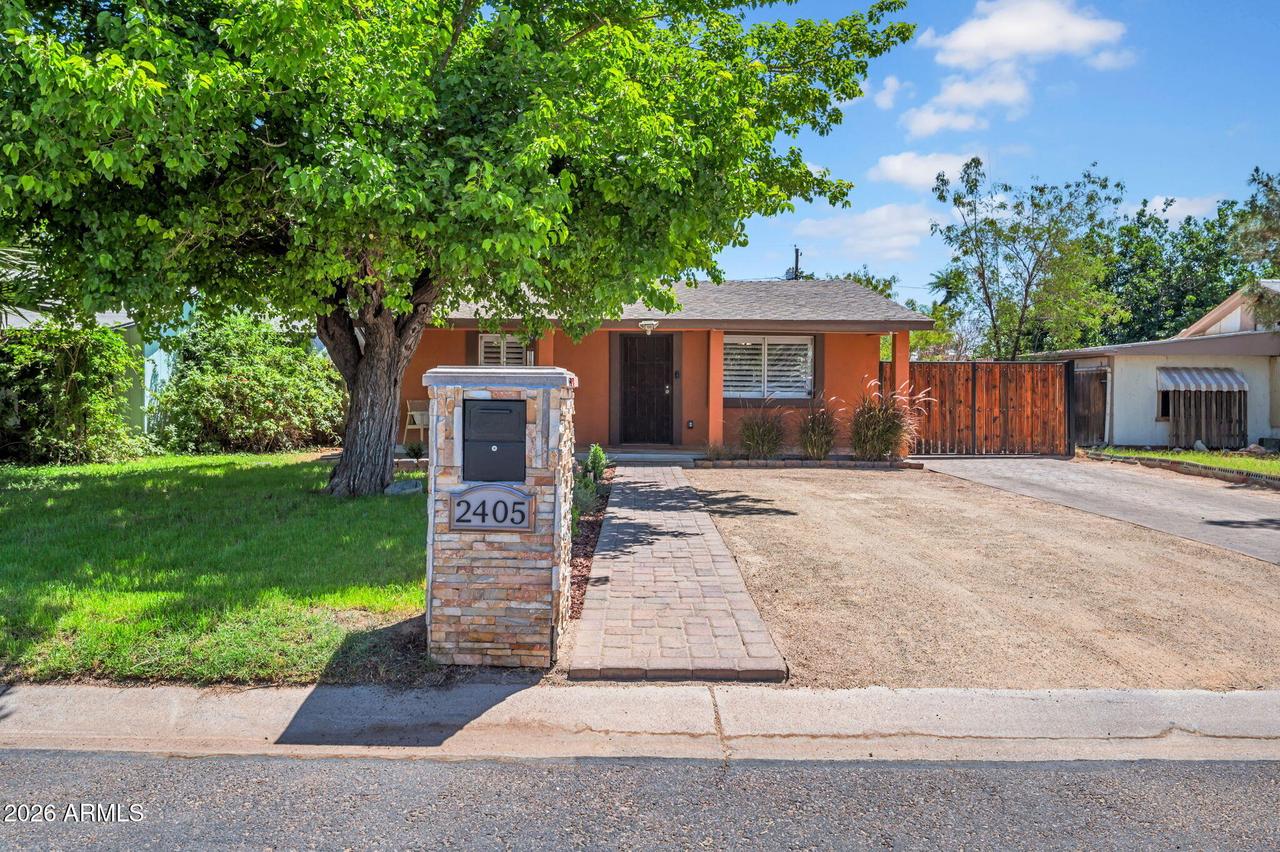 2405 N 27th Pl., Phoenix, AZ 85008