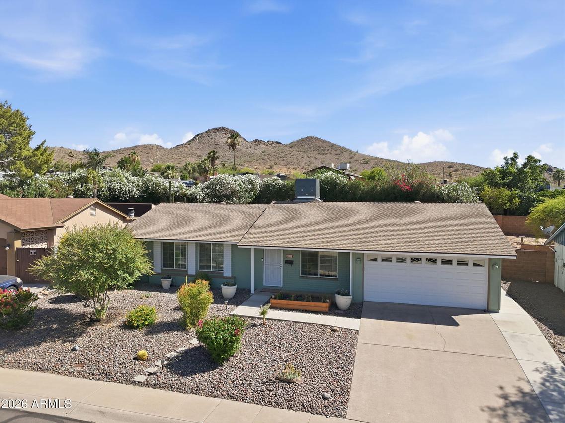 2525 E Vista Dr., Phoenix, AZ 85032
