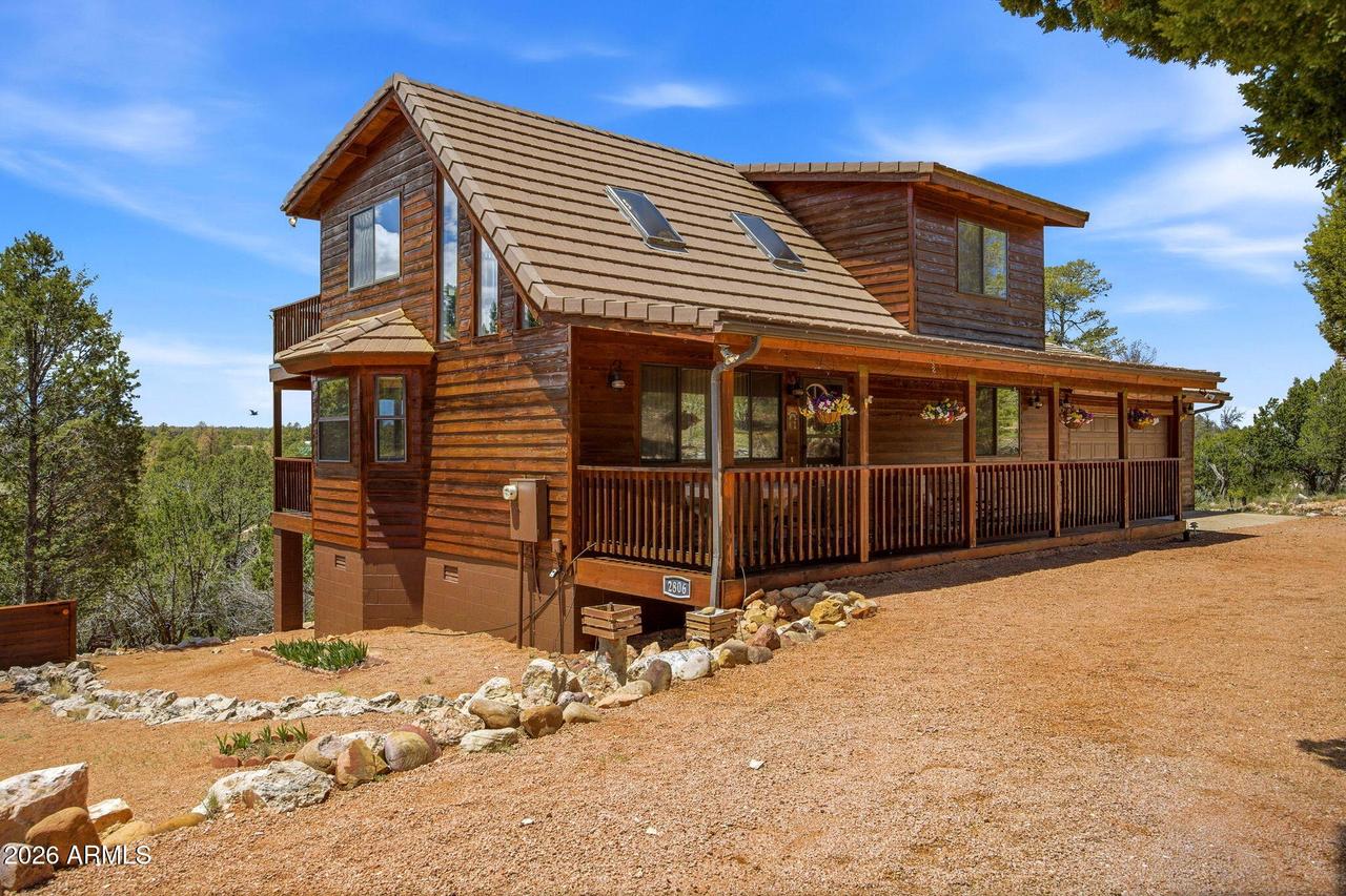 2806 Skyhawk Dr., Overgaard, AZ 85933