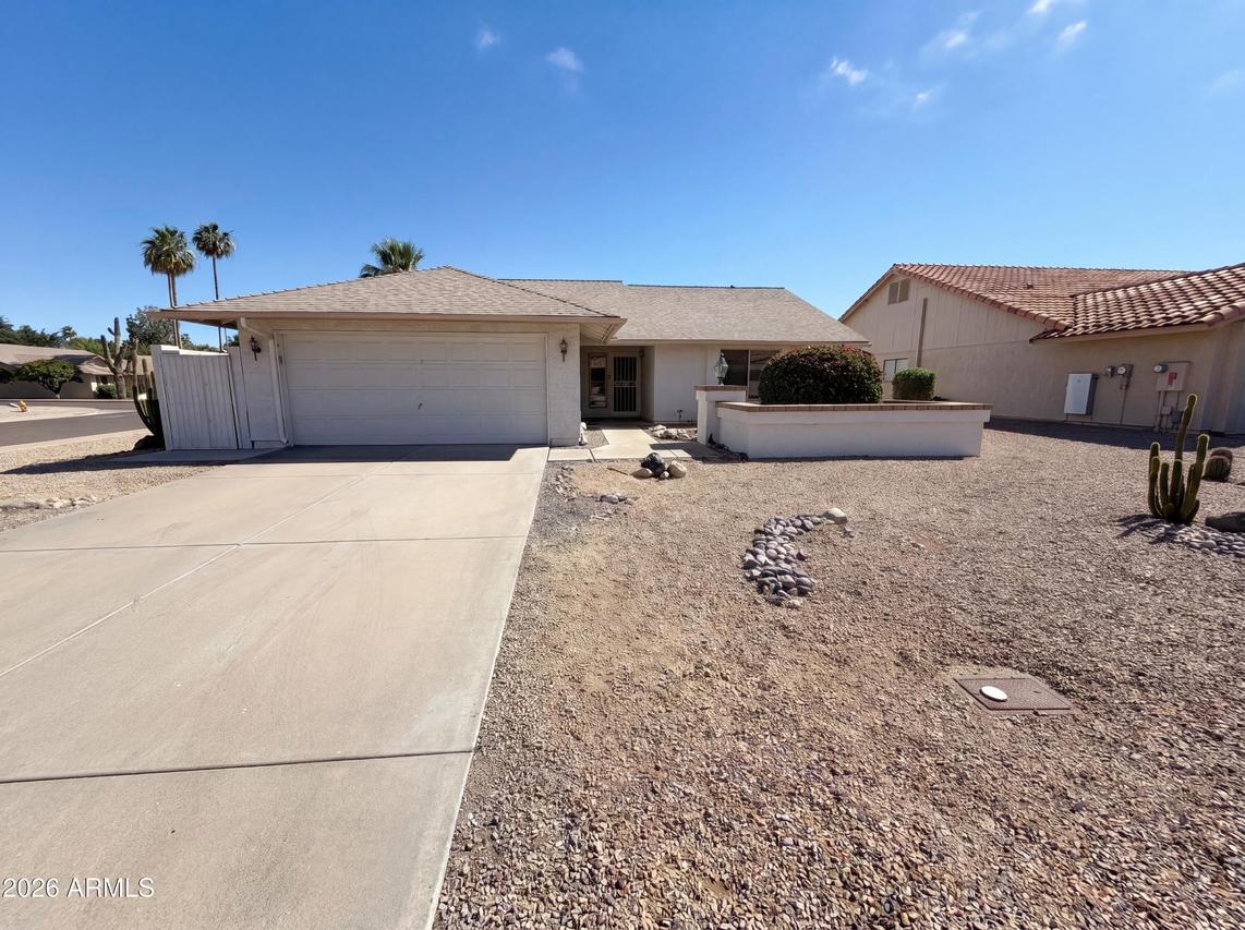 9207 W Kerry Ln., Peoria, AZ 85382