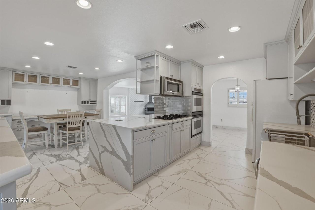 1532 W Loma Ln., Phoenix, AZ 85021