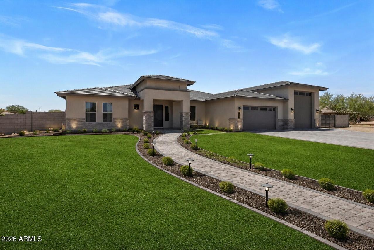 1101 E Dolores Rd., Phoenix, AZ 85086