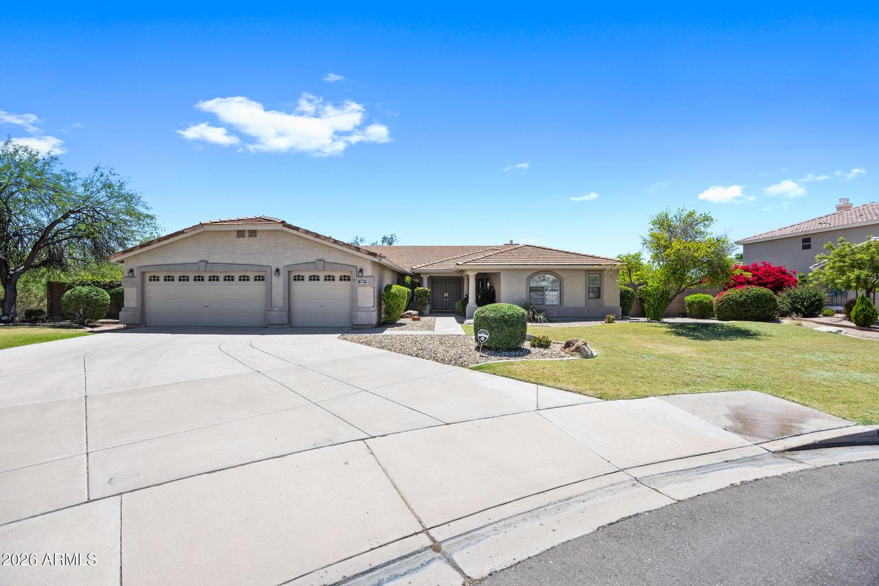 2116 N Avoca, Mesa, AZ 85207