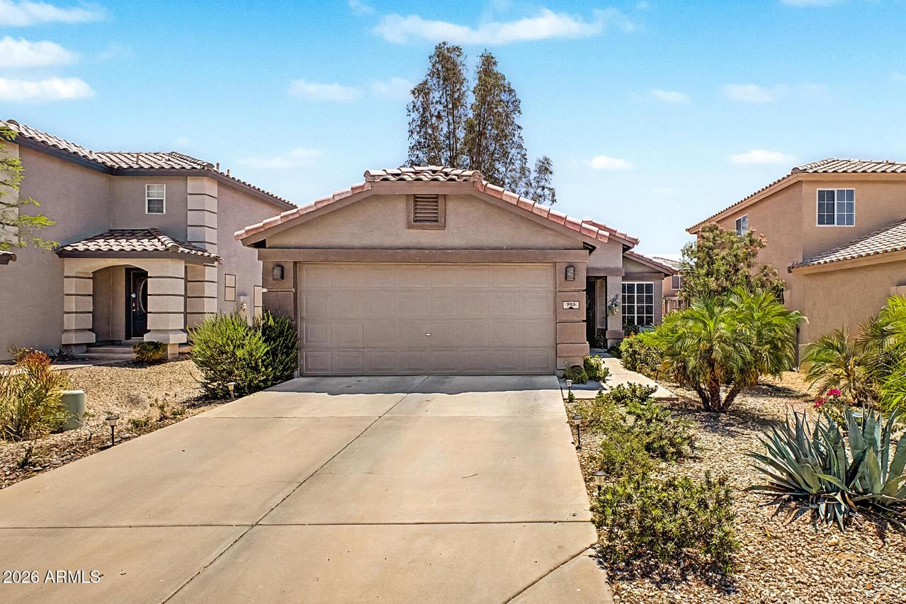 985 E Stardust Way, San Tan Valley, AZ 85143