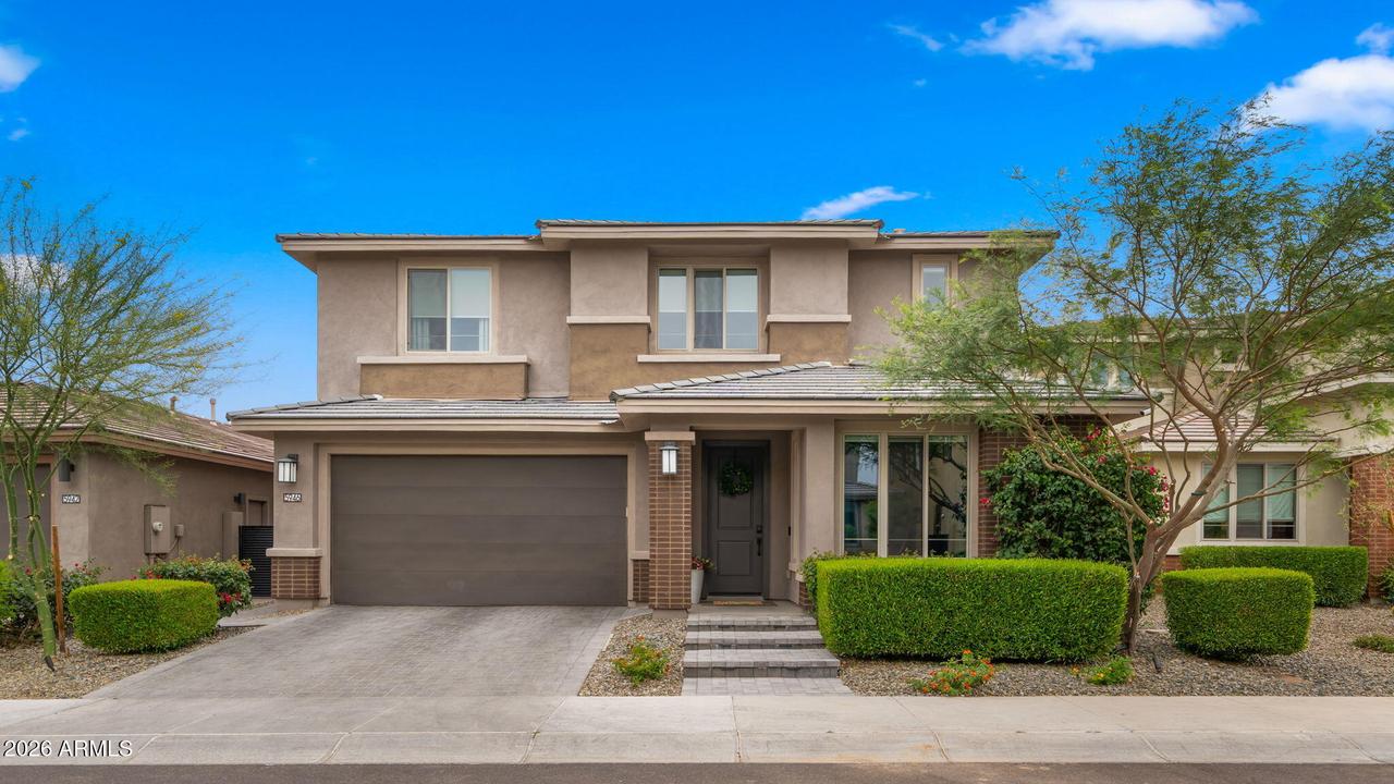 5946 E Abraham Ln., Phoenix, AZ 85054