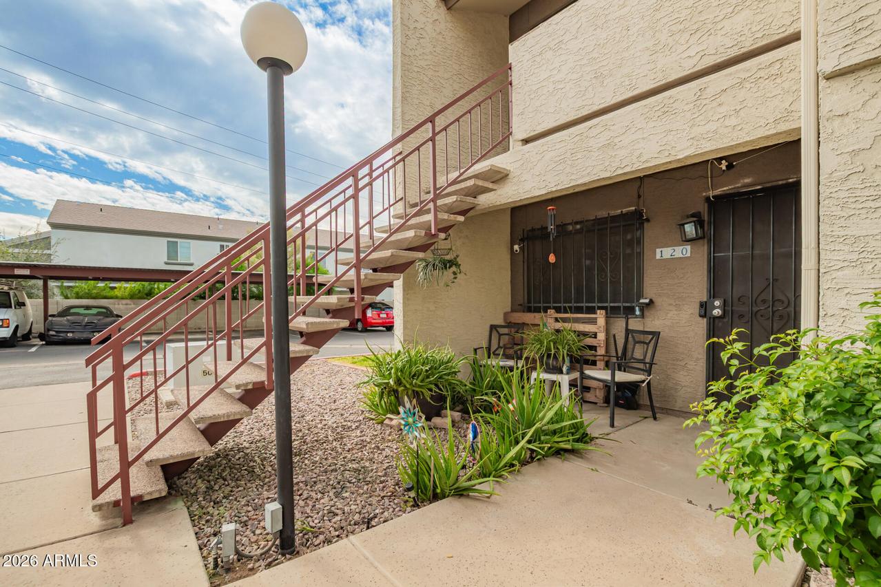 3301 E Earll Dr. #120, Phoenix, AZ 85018