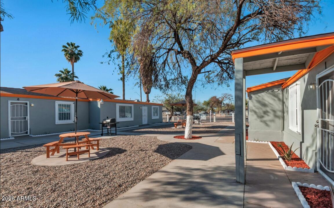 909 S 35th Ave., Phoenix, AZ 85009