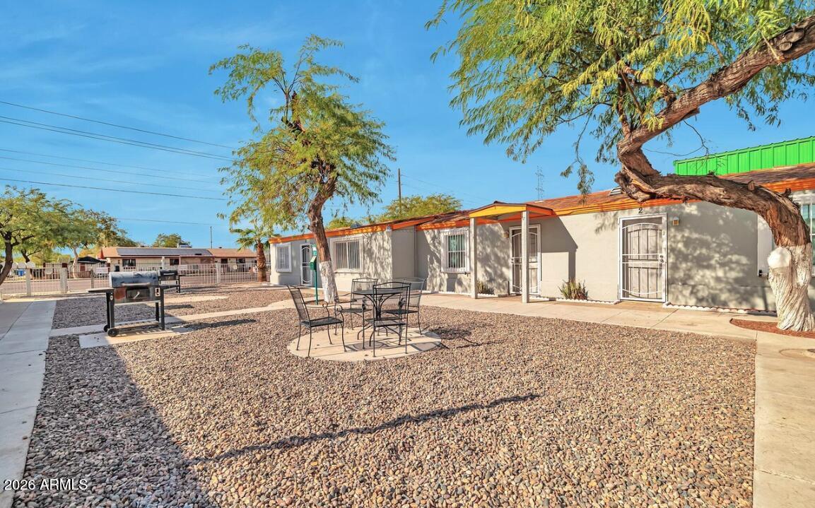 909 S 35th Ave., Phoenix, AZ 85009