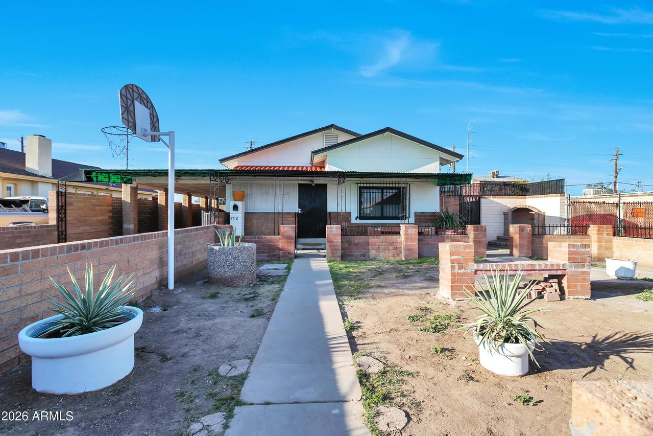 1716 W Hadley St., Phoenix, AZ 85007