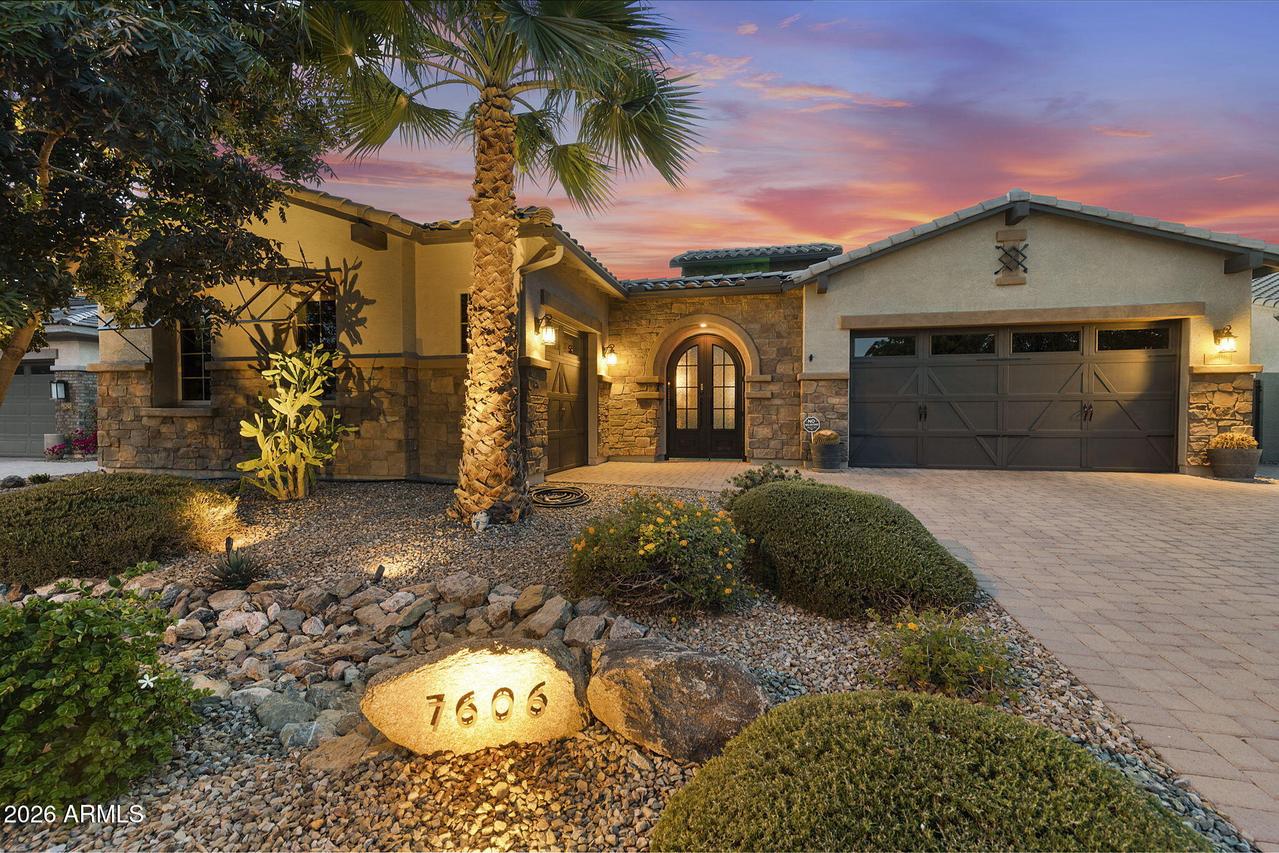 7606 S Penrose Dr., Gilbert, AZ 85298