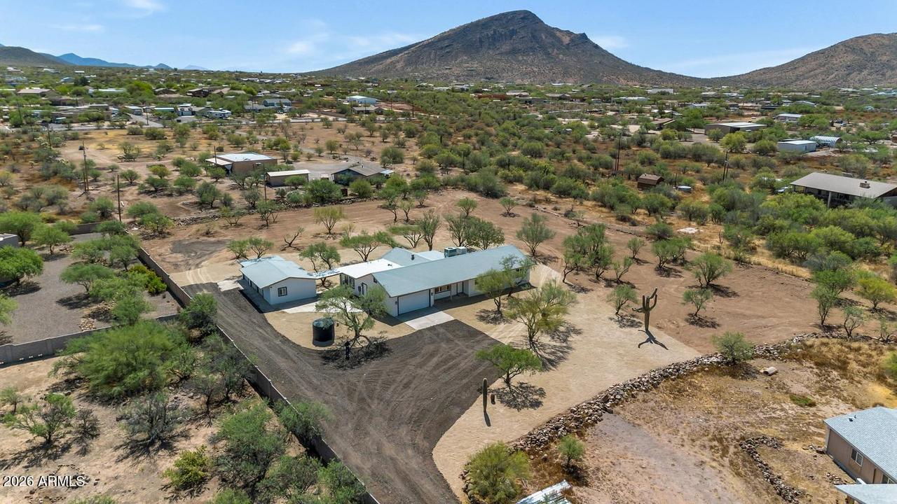 43839 N 12th St., New River, AZ 85087