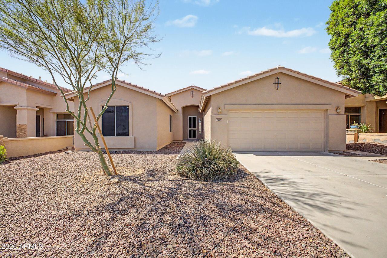 2124 W Red Bird Rd., Phoenix, AZ 85085