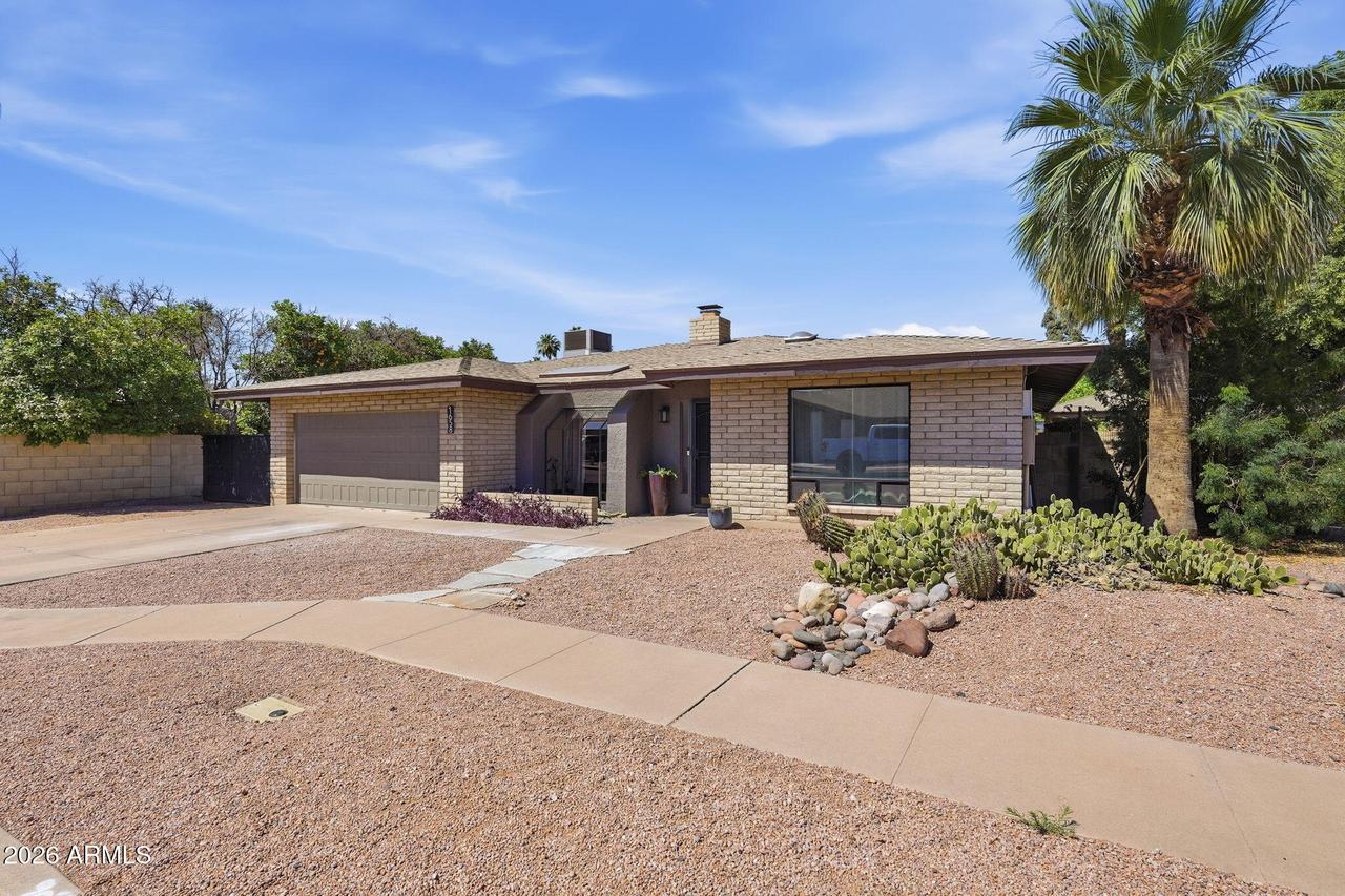 1648 S Sycamore, Mesa, AZ 85202