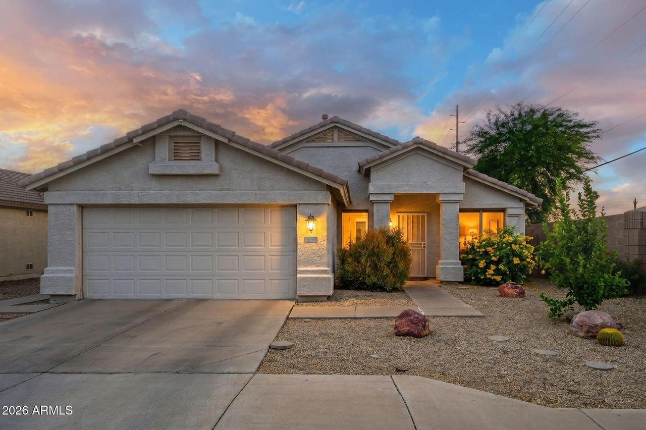 3136 E Roveen Ave., Phoenix, AZ 85032