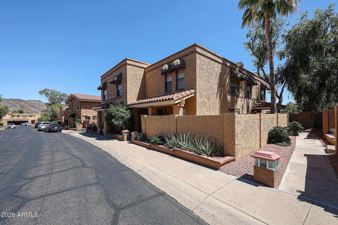 801 E North Ln. #1, Phoenix, AZ 85020